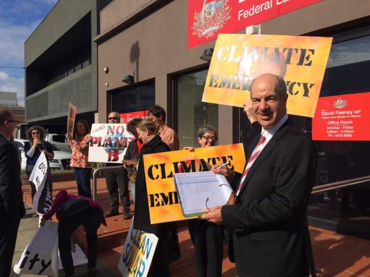 Former Wills MP Kelvin Thomson signs climate emergency petition