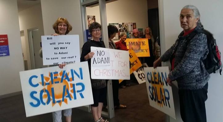 DarbinCAN and CAMoreland take the protest to Bill Shorten's office